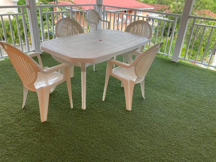 לה טרואז אילט Location Saisonniere Bel Appartement מראה חיצוני תמונה